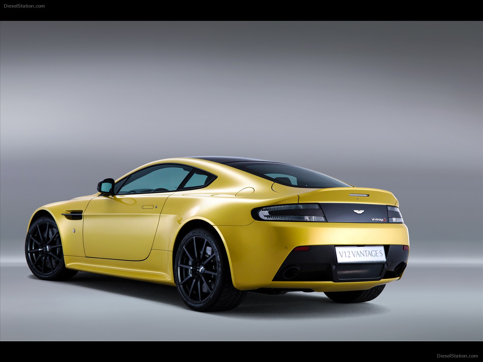 Aston Martin V12 Vantage S 2014